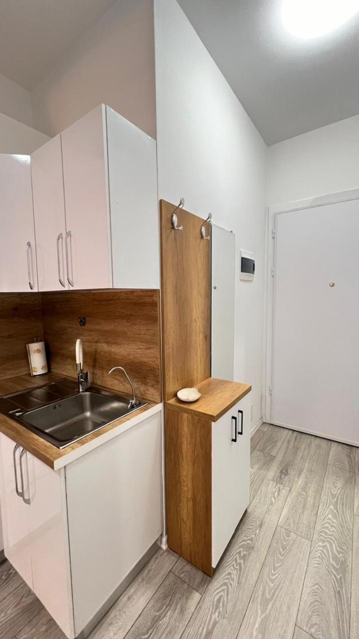 Ak Apartment *
